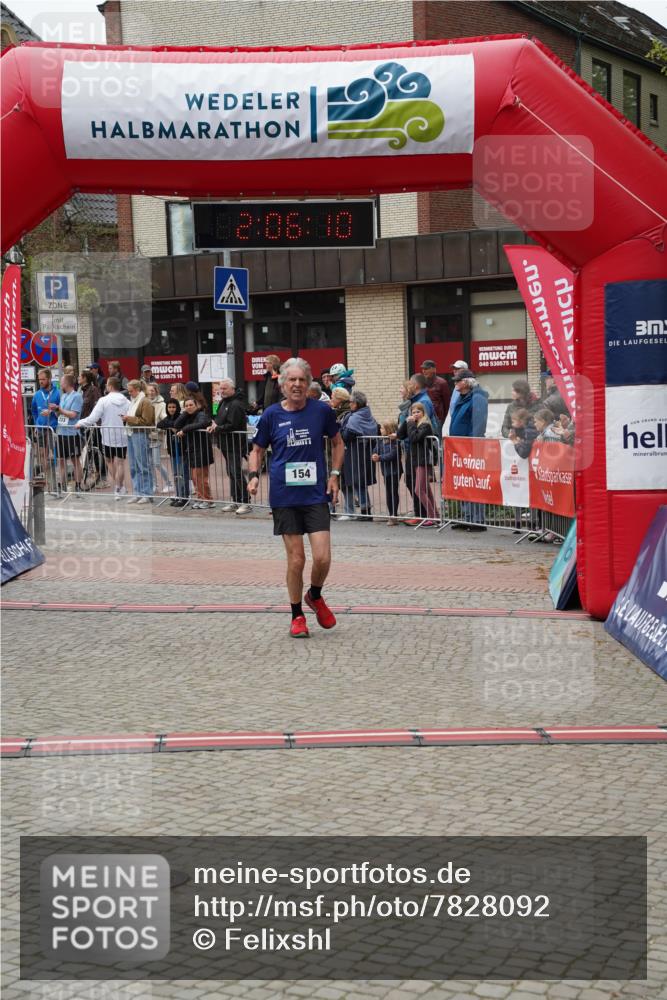 04.05.2025 - 8. Wedeler Halbmarathon Felixshl http://msf.ph/oto/7828092 04.05.2025 12:06:08 Ziel 154, 445 meine-sportfotos.de