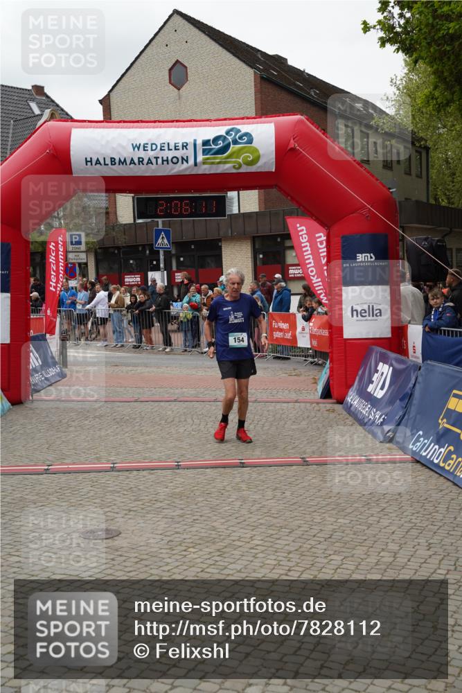 04.05.2025 - 8. Wedeler Halbmarathon Felixshl http://msf.ph/oto/7828112 04.05.2025 12:06:09 Ziel 154, 445 meine-sportfotos.de