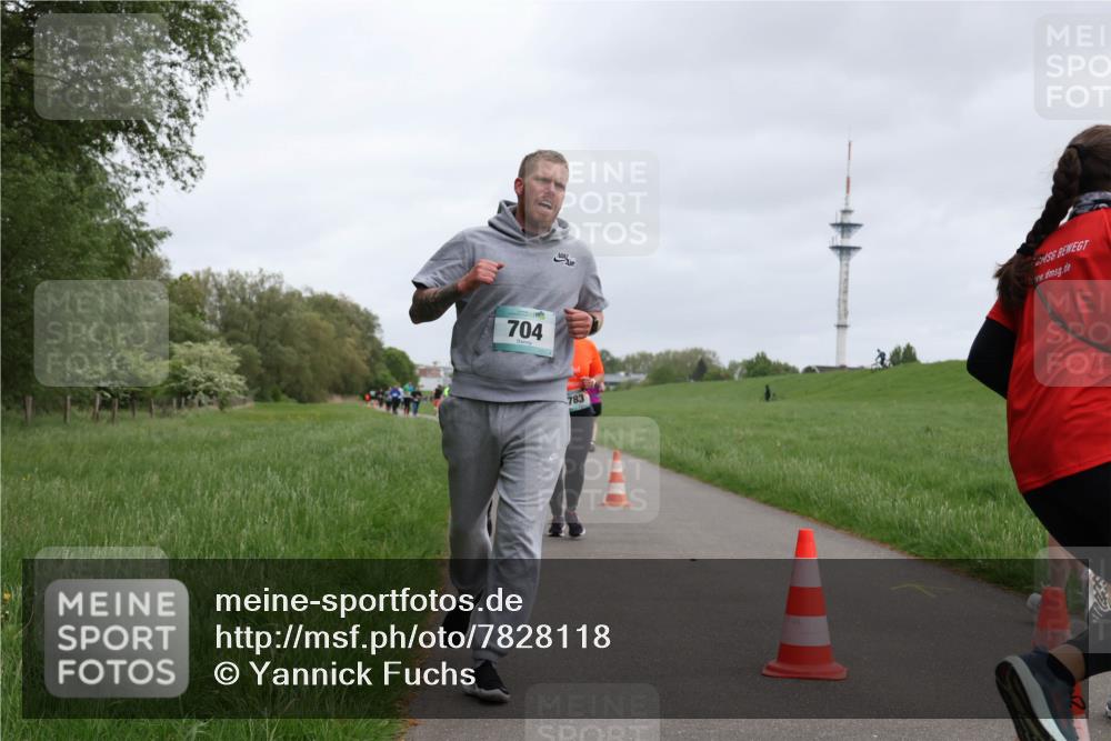 04.05.2025 - 8. Wedeler Halbmarathon Yannick Fuchs http://msf.ph/oto/7828118 04.05.2025 11:15:46 Laufen 704, 783 meine-sportfotos.de
