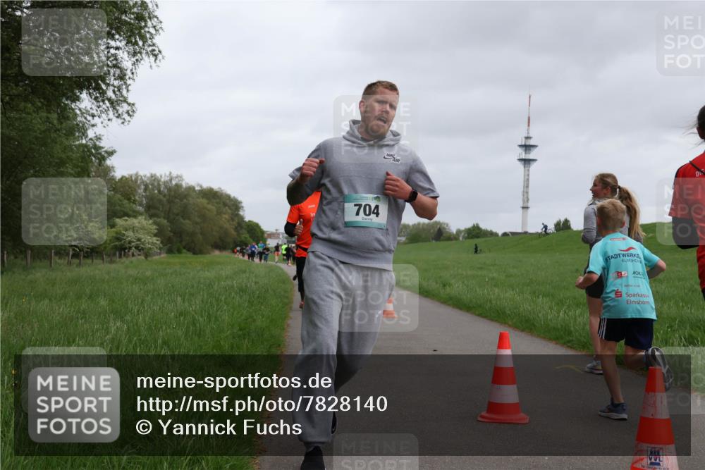 04.05.2025 - 8. Wedeler Halbmarathon Yannick Fuchs http://msf.ph/oto/7828140 04.05.2025 11:15:46 Laufen 704 meine-sportfotos.de