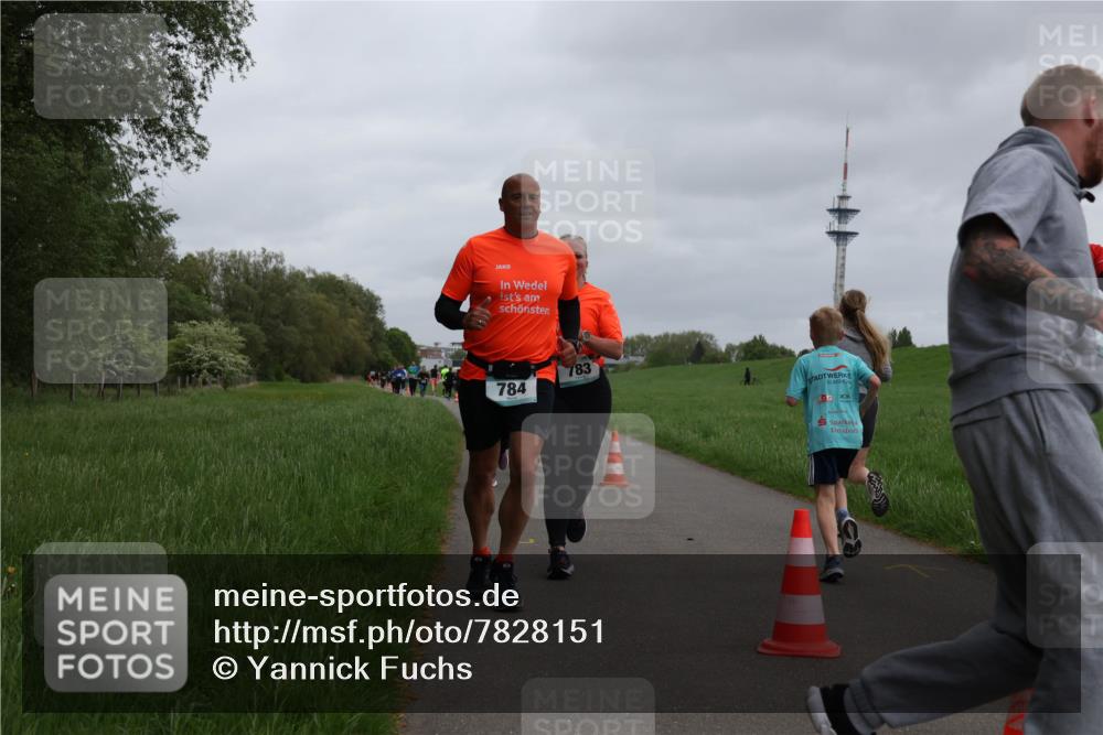 04.05.2025 - 8. Wedeler Halbmarathon Yannick Fuchs http://msf.ph/oto/7828151 04.05.2025 11:15:47 Laufen 783, 784 meine-sportfotos.de