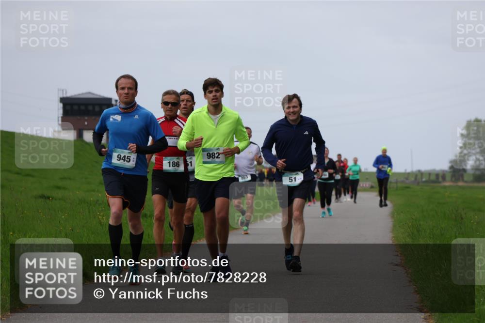 04.05.2025 - 8. Wedeler Halbmarathon Yannick Fuchs http://msf.ph/oto/7828228 04.05.2025 11:35:04 Laufen 945, 186, 1, 982, 855, 51 meine-sportfotos.de