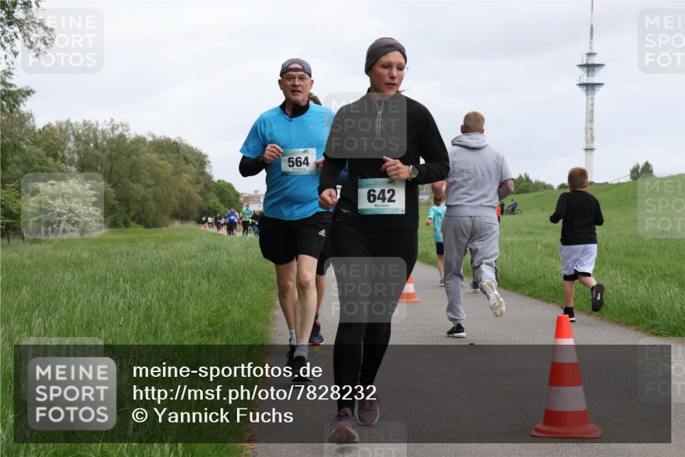 04.05.2025 - 8. Wedeler Halbmarathon Yannick Fuchs http://msf.ph/oto/7828232 04.05.2025 11:15:50 Laufen 564, 642 meine-sportfotos.de