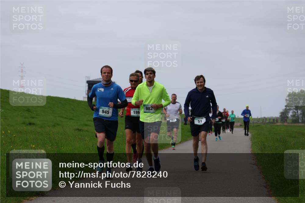 04.05.2025 - 8. Wedeler Halbmarathon Yannick Fuchs http://msf.ph/oto/7828240 04.05.2025 11:35:05 Laufen 945, 186, 982, 855, 51 meine-sportfotos.de