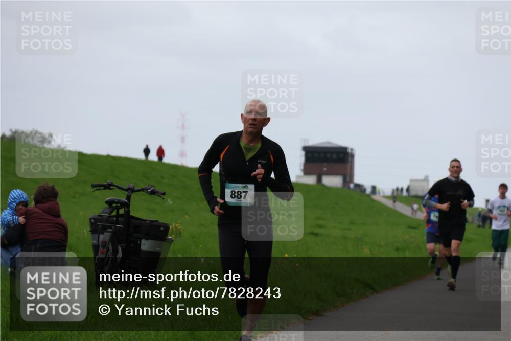 04.05.2025 - 8. Wedeler Halbmarathon Yannick Fuchs http://msf.ph/oto/7828243 04.05.2025 11:15:55 Laufen 887 meine-sportfotos.de