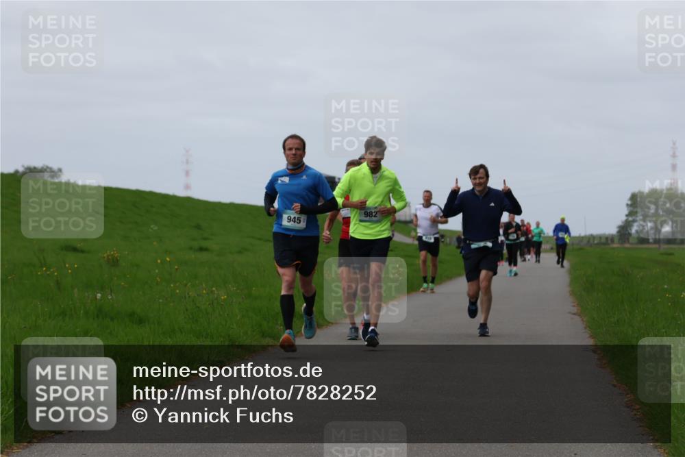 04.05.2025 - 8. Wedeler Halbmarathon Yannick Fuchs http://msf.ph/oto/7828252 04.05.2025 11:35:06 Laufen 945, 982 meine-sportfotos.de