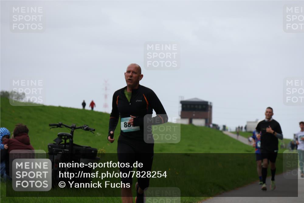 04.05.2025 - 8. Wedeler Halbmarathon Yannick Fuchs http://msf.ph/oto/7828254 04.05.2025 11:15:55 Laufen 88 meine-sportfotos.de