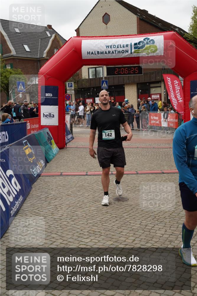 04.05.2025 - 8. Wedeler Halbmarathon Felixshl http://msf.ph/oto/7828298 04.05.2025 12:06:22 Ziel 142, 970 meine-sportfotos.de