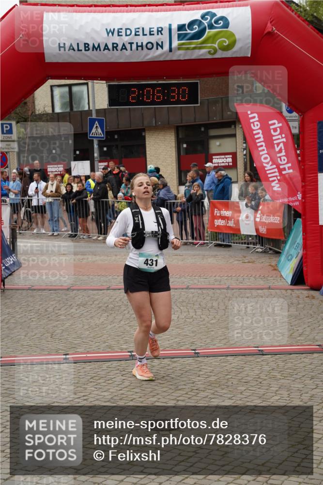 04.05.2025 - 8. Wedeler Halbmarathon Felixshl http://msf.ph/oto/7828376 04.05.2025 12:06:28 Ziel 198, 200, 431 meine-sportfotos.de