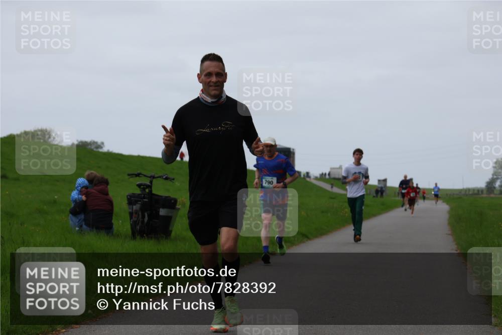 04.05.2025 - 8. Wedeler Halbmarathon Yannick Fuchs http://msf.ph/oto/7828392 04.05.2025 11:16:01 Laufen 790 meine-sportfotos.de