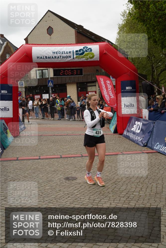 04.05.2025 - 8. Wedeler Halbmarathon Felixshl http://msf.ph/oto/7828398 04.05.2025 12:06:29 Ziel 198, 200, 431, 548 meine-sportfotos.de