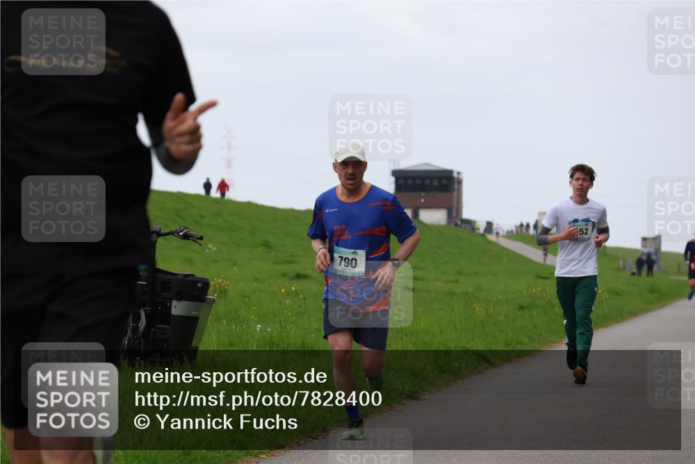 04.05.2025 - 8. Wedeler Halbmarathon Yannick Fuchs http://msf.ph/oto/7828400 04.05.2025 11:16:02 Laufen 790, 52 meine-sportfotos.de