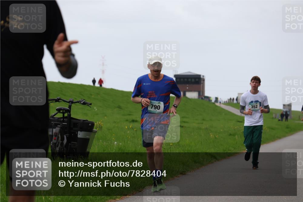 04.05.2025 - 8. Wedeler Halbmarathon Yannick Fuchs http://msf.ph/oto/7828404 04.05.2025 11:16:02 Laufen 790, 352 meine-sportfotos.de