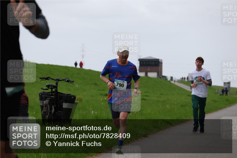 04.05.2025 - 8. Wedeler Halbmarathon Yannick Fuchs http://msf.ph/oto/7828409 04.05.2025 11:16:03 Laufen 790, 352 meine-sportfotos.de