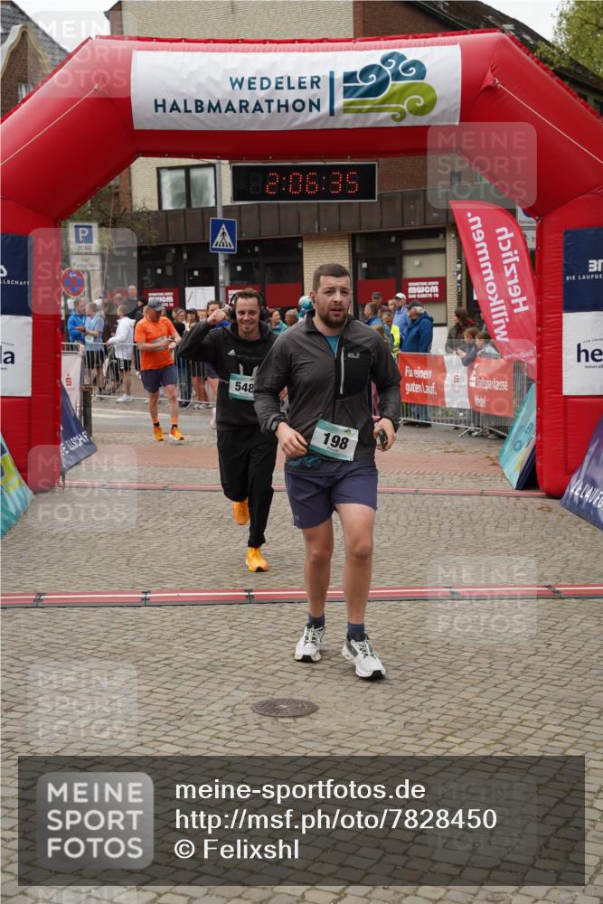 04.05.2025 - 8. Wedeler Halbmarathon Felixshl http://msf.ph/oto/7828450 04.05.2025 12:06:33 Ziel 192, 195, 198, 548 meine-sportfotos.de