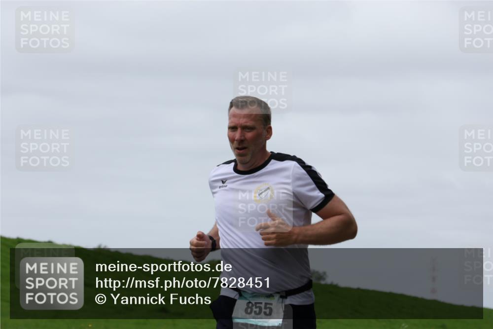 04.05.2025 - 8. Wedeler Halbmarathon Yannick Fuchs http://msf.ph/oto/7828451 04.05.2025 11:35:17 Laufen 855 meine-sportfotos.de