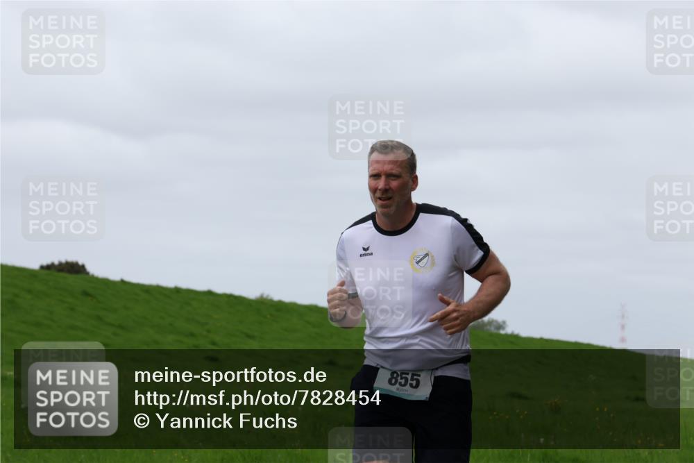 04.05.2025 - 8. Wedeler Halbmarathon Yannick Fuchs http://msf.ph/oto/7828454 04.05.2025 11:35:17 Laufen 855 meine-sportfotos.de