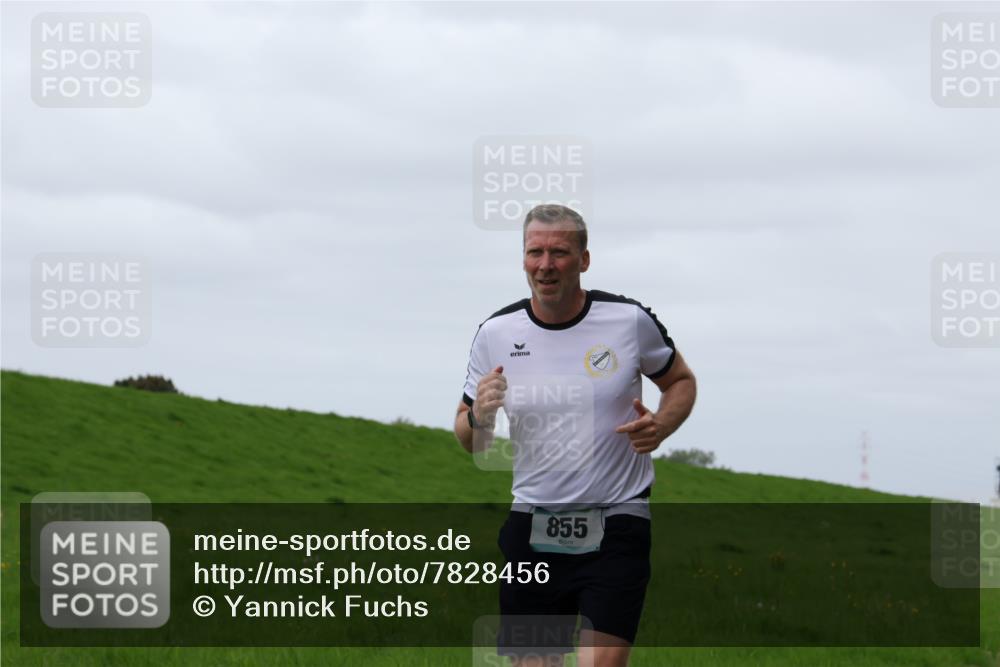 04.05.2025 - 8. Wedeler Halbmarathon Yannick Fuchs http://msf.ph/oto/7828456 04.05.2025 11:35:17 Laufen 855 meine-sportfotos.de