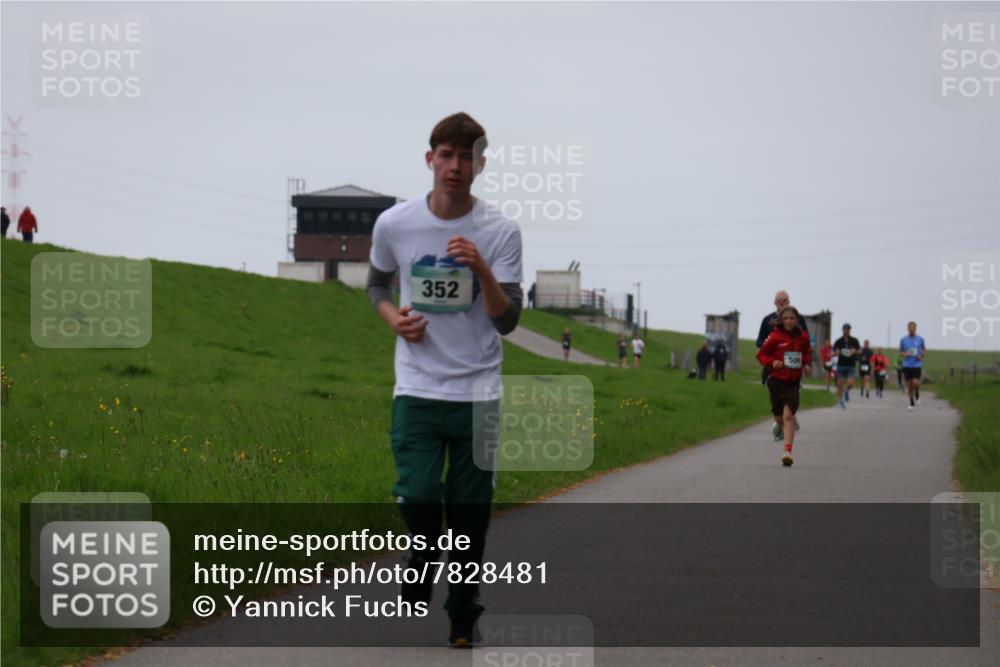 04.05.2025 - 8. Wedeler Halbmarathon Yannick Fuchs http://msf.ph/oto/7828481 04.05.2025 11:16:05 Laufen 352, 50 meine-sportfotos.de