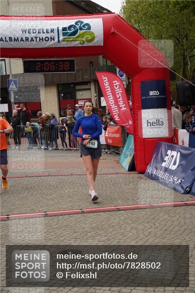 04.05.2025 - 8. Wedeler Halbmarathon Felixshl http://msf.ph/oto/7828502 04.05.2025 12:06:36 Ziel 192, 195, 198, 548, 554 meine-sportfotos.de