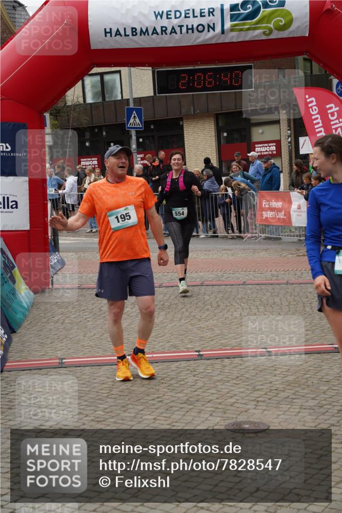04.05.2025 - 8. Wedeler Halbmarathon Felixshl http://msf.ph/oto/7828547 04.05.2025 12:06:38 Ziel 192, 195, 548, 554 meine-sportfotos.de