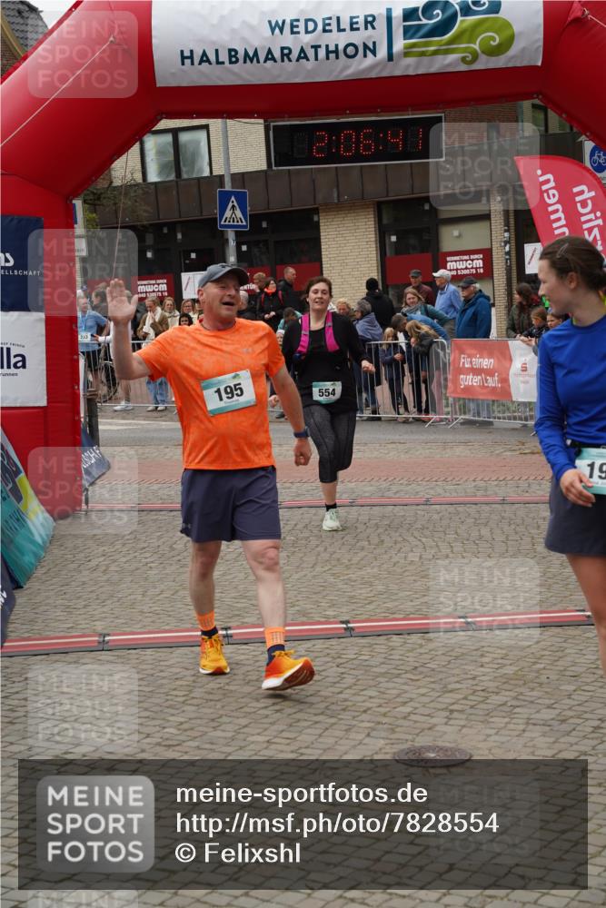 04.05.2025 - 8. Wedeler Halbmarathon Felixshl http://msf.ph/oto/7828554 04.05.2025 12:06:38 Ziel 192, 195, 548, 554 meine-sportfotos.de