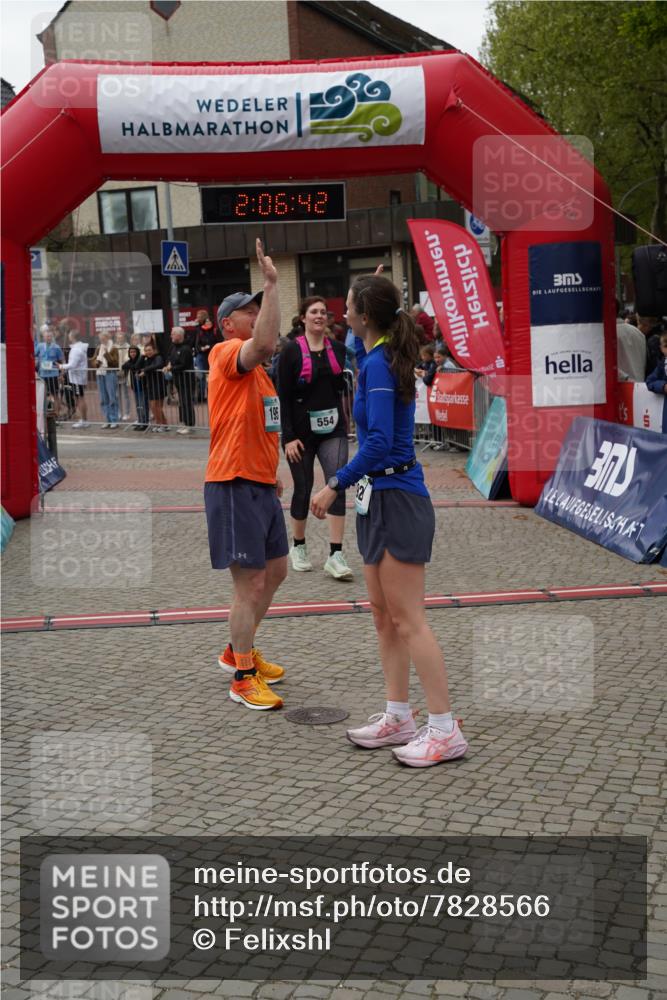 04.05.2025 - 8. Wedeler Halbmarathon Felixshl http://msf.ph/oto/7828566 04.05.2025 12:06:39 Ziel 192, 195, 554 meine-sportfotos.de