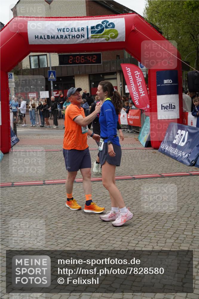 04.05.2025 - 8. Wedeler Halbmarathon Felixshl http://msf.ph/oto/7828580 04.05.2025 12:06:40 Ziel 192, 195, 554 meine-sportfotos.de