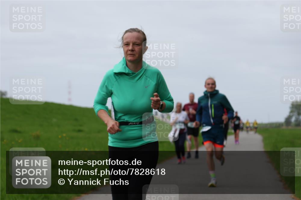 04.05.2025 - 8. Wedeler Halbmarathon Yannick Fuchs http://msf.ph/oto/7828618 04.05.2025 11:35:35 Laufen 4831 meine-sportfotos.de