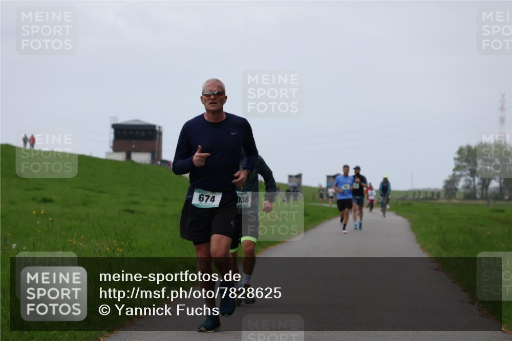 04.05.2025 - 8. Wedeler Halbmarathon Yannick Fuchs http://msf.ph/oto/7828625 04.05.2025 11:16:21 Laufen 674, 038 meine-sportfotos.de