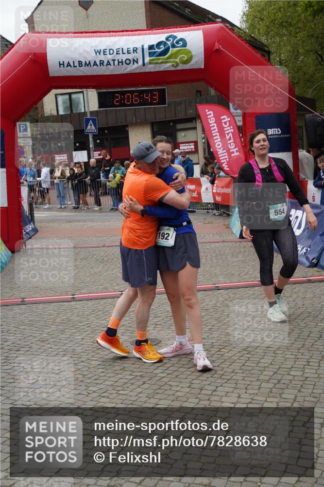 04.05.2025 - 8. Wedeler Halbmarathon Felixshl http://msf.ph/oto/7828638 04.05.2025 12:06:41 Ziel 192, 195, 554 meine-sportfotos.de