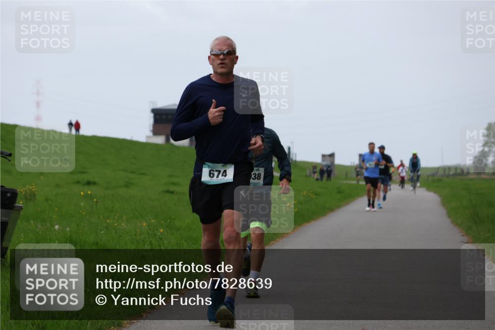 04.05.2025 - 8. Wedeler Halbmarathon Yannick Fuchs http://msf.ph/oto/7828639 04.05.2025 11:16:22 Laufen 674, 38 meine-sportfotos.de