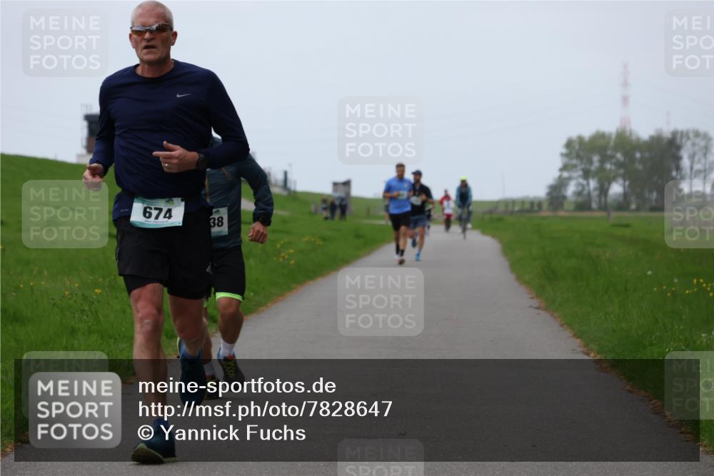 04.05.2025 - 8. Wedeler Halbmarathon Yannick Fuchs http://msf.ph/oto/7828647 04.05.2025 11:16:22 Laufen 674, 38 meine-sportfotos.de