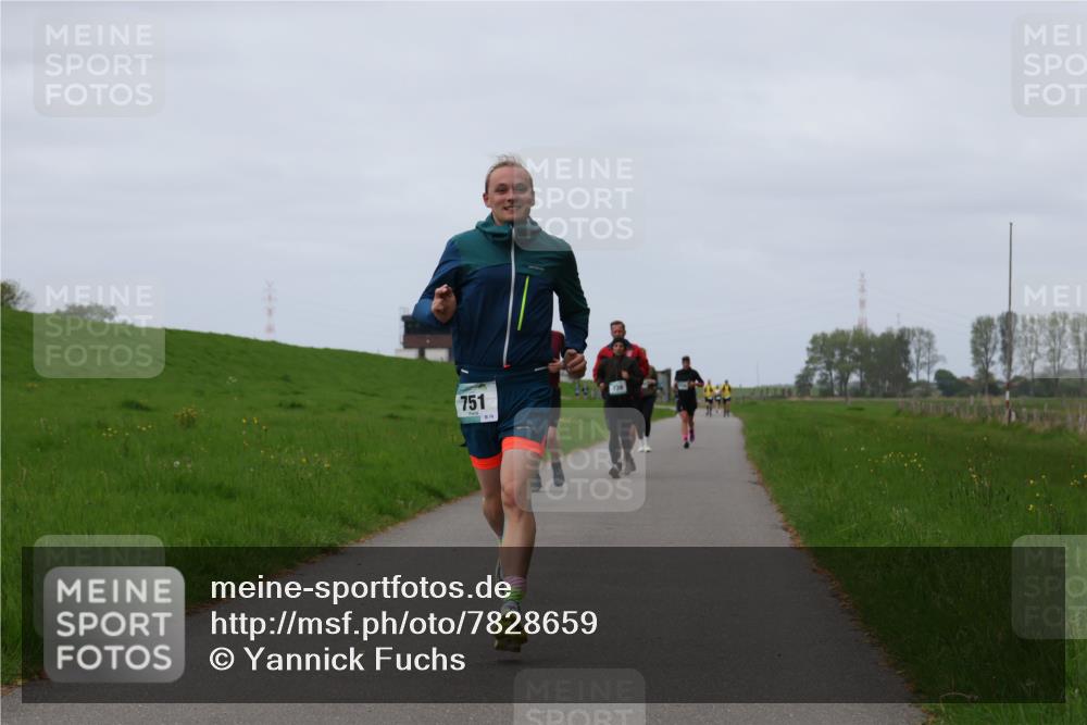 04.05.2025 - 8. Wedeler Halbmarathon Yannick Fuchs http://msf.ph/oto/7828659 04.05.2025 11:35:37 Laufen 751 meine-sportfotos.de