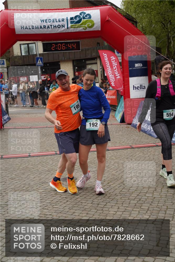 04.05.2025 - 8. Wedeler Halbmarathon Felixshl http://msf.ph/oto/7828662 04.05.2025 12:06:42 Ziel 333, 554 meine-sportfotos.de