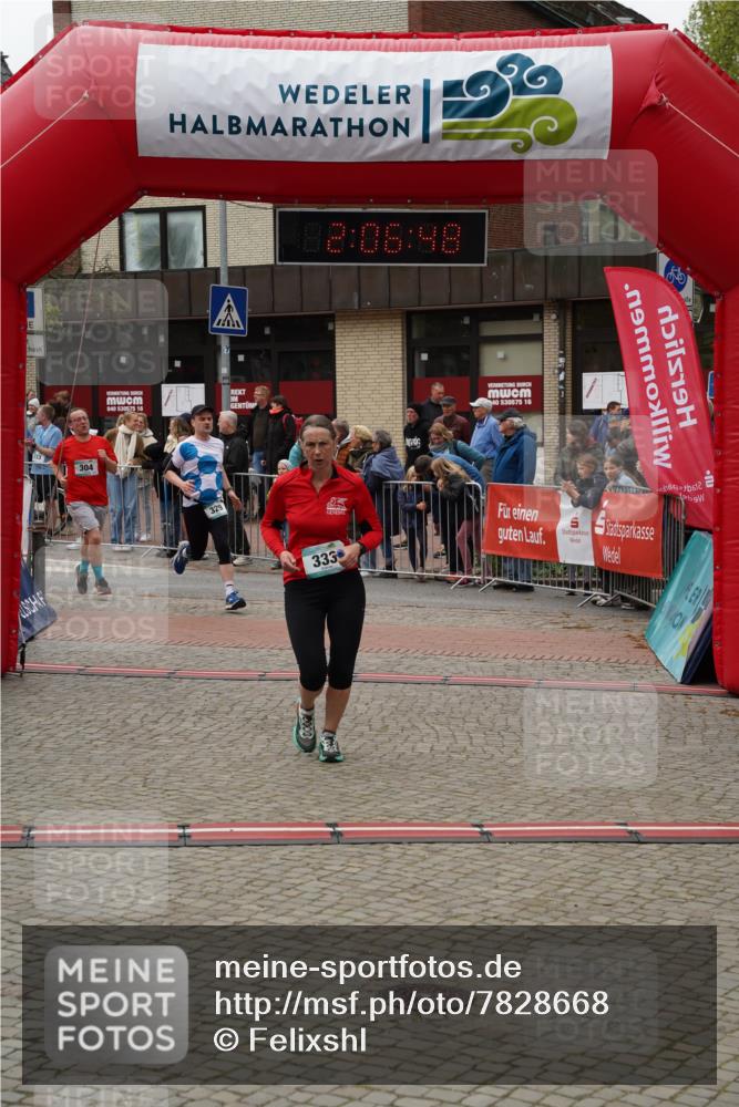 04.05.2025 - 8. Wedeler Halbmarathon Felixshl http://msf.ph/oto/7828668 04.05.2025 12:06:46 Ziel 304, 329, 333 meine-sportfotos.de