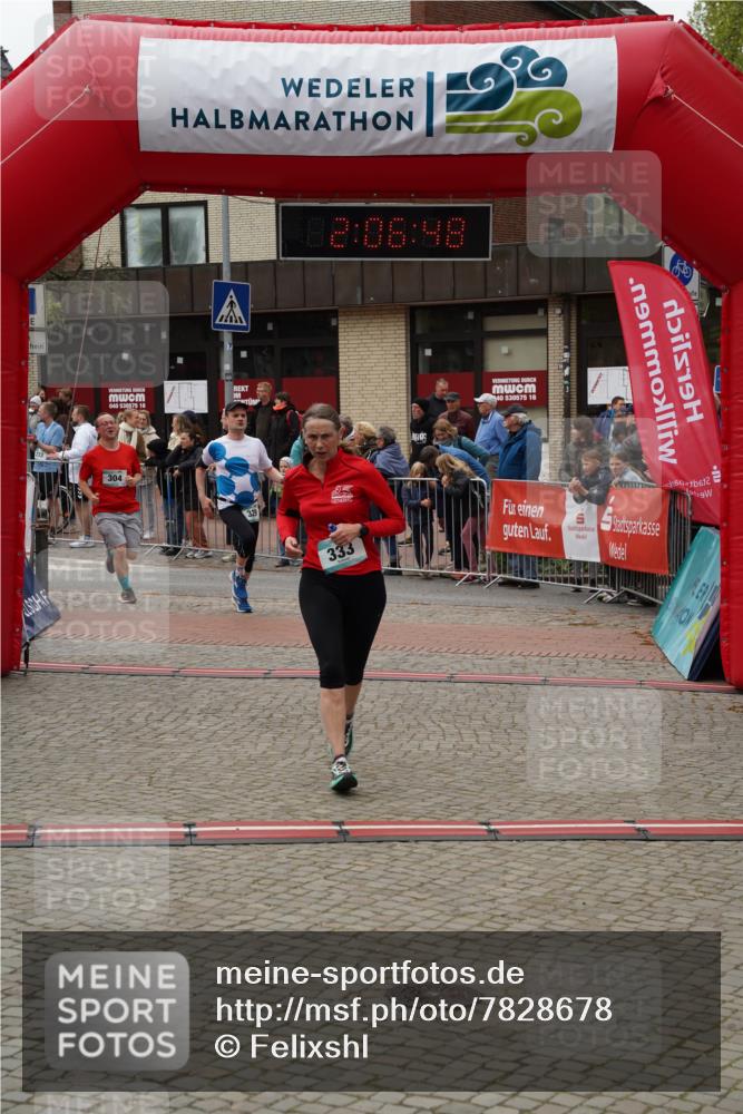 04.05.2025 - 8. Wedeler Halbmarathon Felixshl http://msf.ph/oto/7828678 04.05.2025 12:06:46 Ziel 304, 329, 333 meine-sportfotos.de