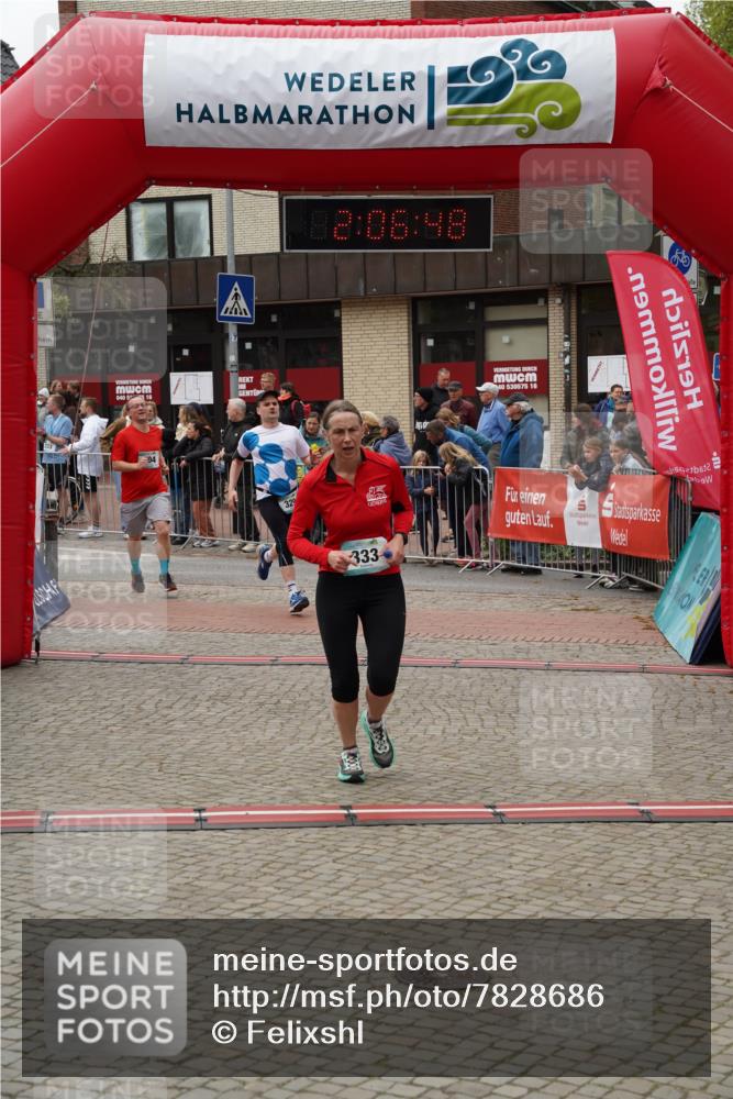 04.05.2025 - 8. Wedeler Halbmarathon Felixshl http://msf.ph/oto/7828686 04.05.2025 12:06:46 Ziel 304, 329, 333 meine-sportfotos.de