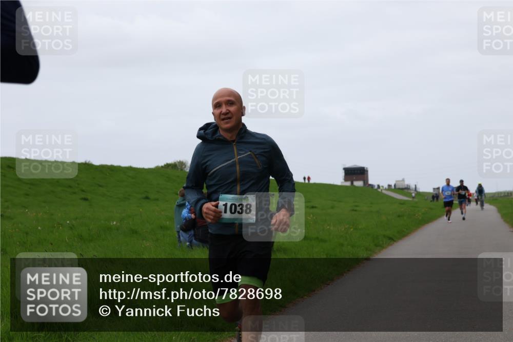 04.05.2025 - 8. Wedeler Halbmarathon Yannick Fuchs http://msf.ph/oto/7828698 04.05.2025 11:16:25 Laufen 1038 meine-sportfotos.de