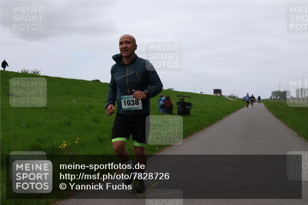 04.05.2025 - 8. Wedeler Halbmarathon Yannick Fuchs http://msf.ph/oto/7828726 04.05.2025 11:16:26 Laufen 1038 meine-sportfotos.de