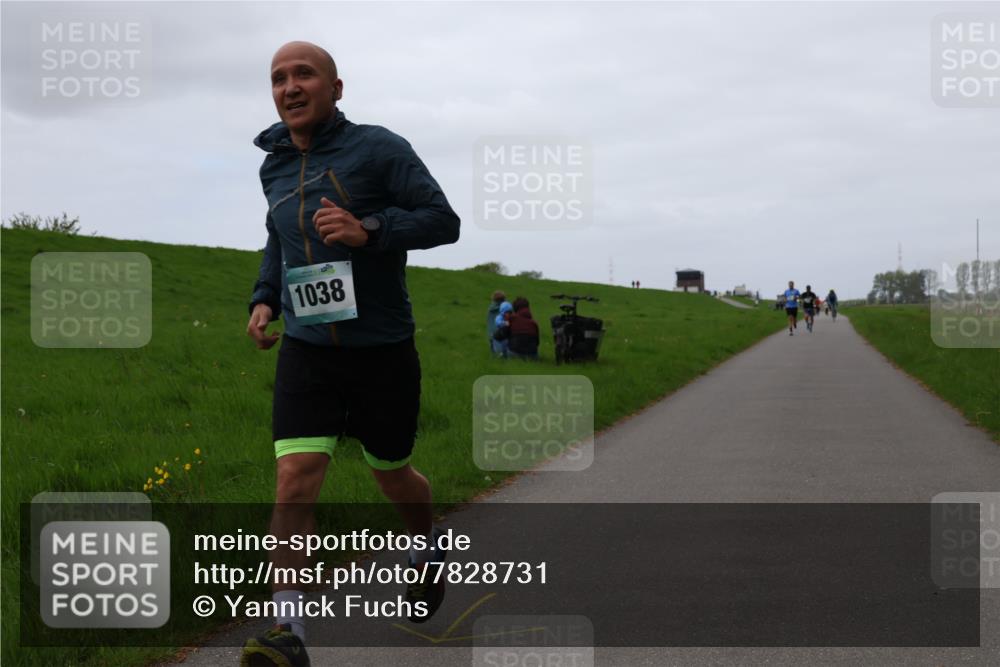 04.05.2025 - 8. Wedeler Halbmarathon Yannick Fuchs http://msf.ph/oto/7828731 04.05.2025 11:16:26 Laufen 1038 meine-sportfotos.de