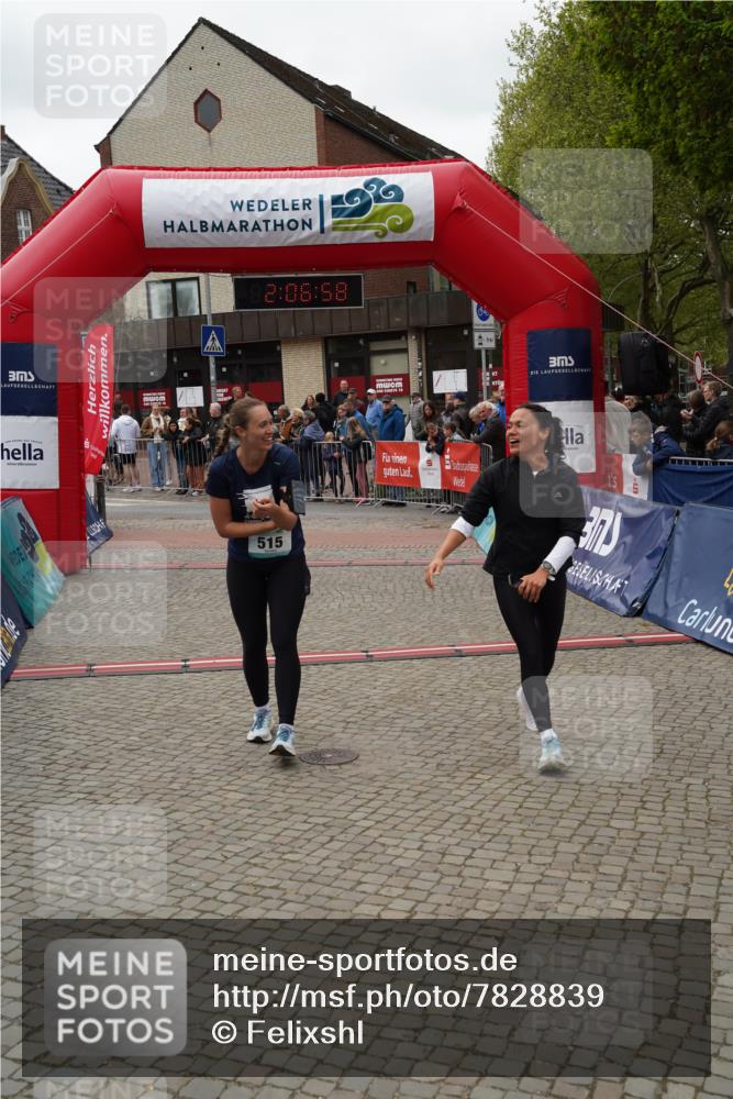 04.05.2025 - 8. Wedeler Halbmarathon Felixshl http://msf.ph/oto/7828839 04.05.2025 12:06:56 Ziel 515, 976 meine-sportfotos.de