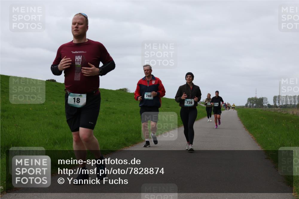 04.05.2025 - 8. Wedeler Halbmarathon Yannick Fuchs http://msf.ph/oto/7828874 04.05.2025 11:35:48 Laufen 18, 740, 739 meine-sportfotos.de