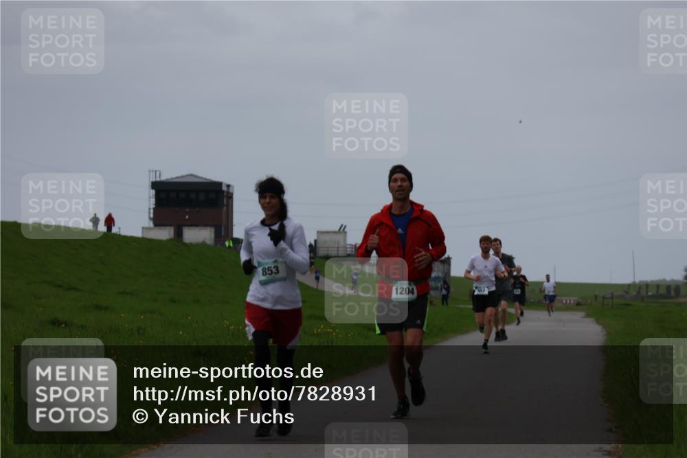 04.05.2025 - 8. Wedeler Halbmarathon Yannick Fuchs http://msf.ph/oto/7828931 04.05.2025 11:16:59 Laufen 853, 1204, 957 meine-sportfotos.de