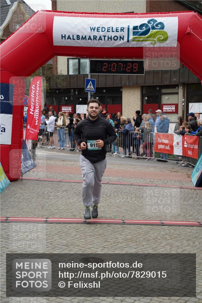 04.05.2025 - 8. Wedeler Halbmarathon Felixshl http://msf.ph/oto/7829015 04.05.2025 12:07:26 Ziel 915 meine-sportfotos.de