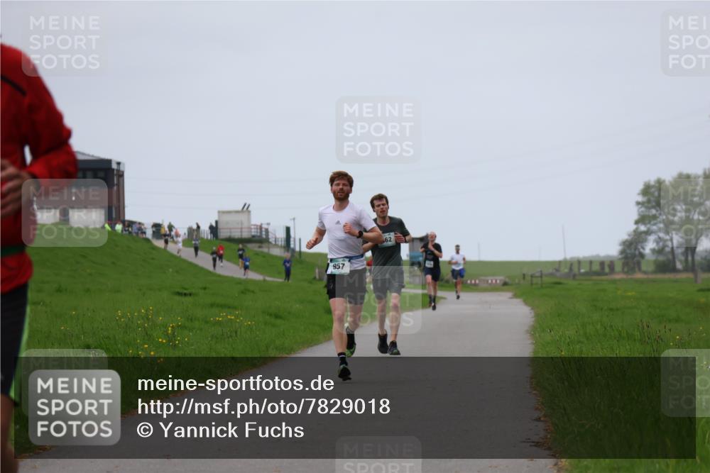 04.05.2025 - 8. Wedeler Halbmarathon Yannick Fuchs http://msf.ph/oto/7829018 04.05.2025 11:17:05 Laufen 957, 62 meine-sportfotos.de