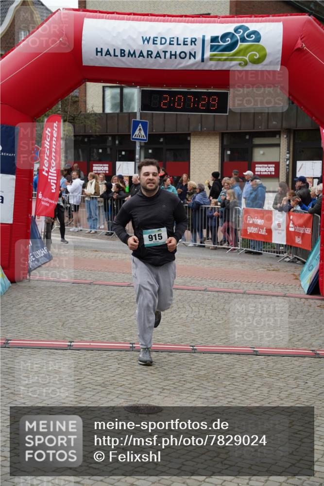 04.05.2025 - 8. Wedeler Halbmarathon Felixshl http://msf.ph/oto/7829024 04.05.2025 12:07:27 Ziel 553, 915 meine-sportfotos.de