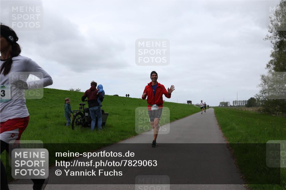 04.05.2025 - 8. Wedeler Halbmarathon Yannick Fuchs http://msf.ph/oto/7829063 04.05.2025 11:17:06 Laufen 3, 1204 meine-sportfotos.de