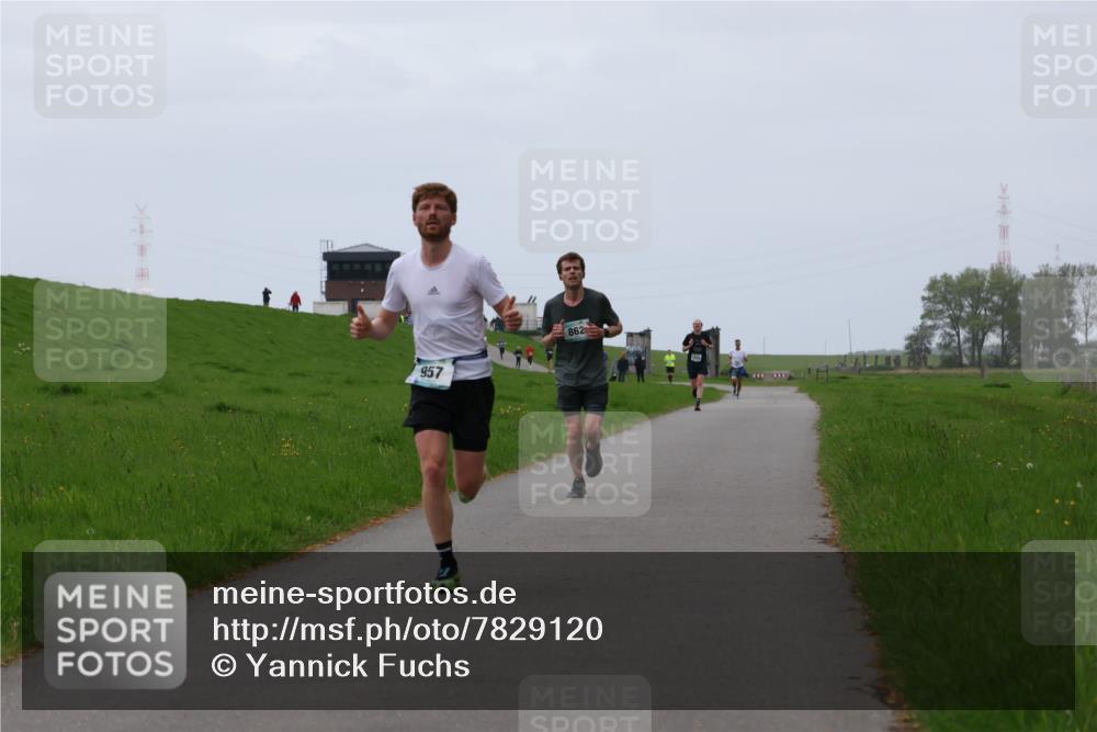 04.05.2025 - 8. Wedeler Halbmarathon Yannick Fuchs http://msf.ph/oto/7829120 04.05.2025 11:17:09 Laufen 957 meine-sportfotos.de