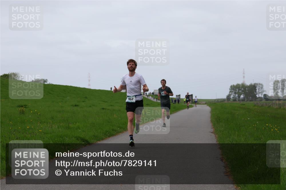 04.05.2025 - 8. Wedeler Halbmarathon Yannick Fuchs http://msf.ph/oto/7829141 04.05.2025 11:17:10 Laufen 957 meine-sportfotos.de